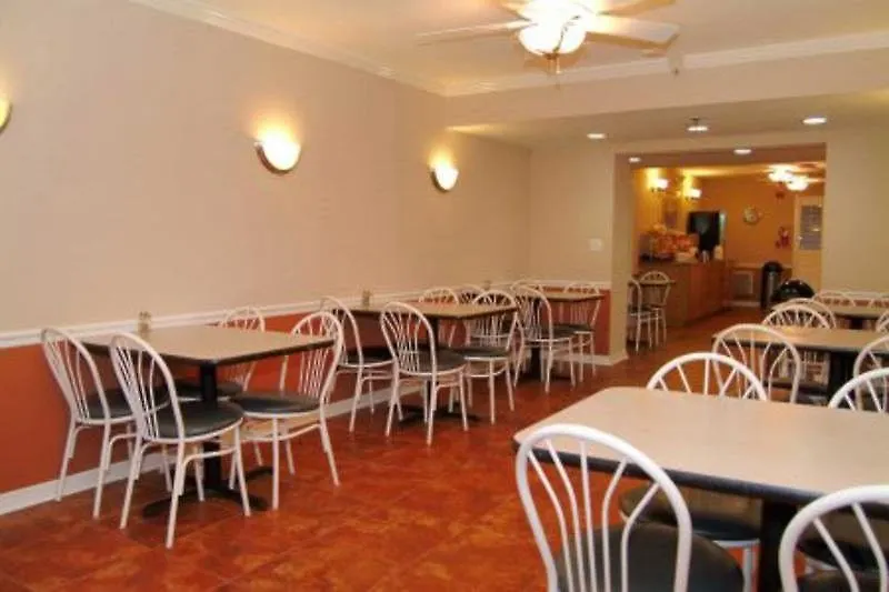 Hotel Baymont By Wyndham Sarasota 2*,